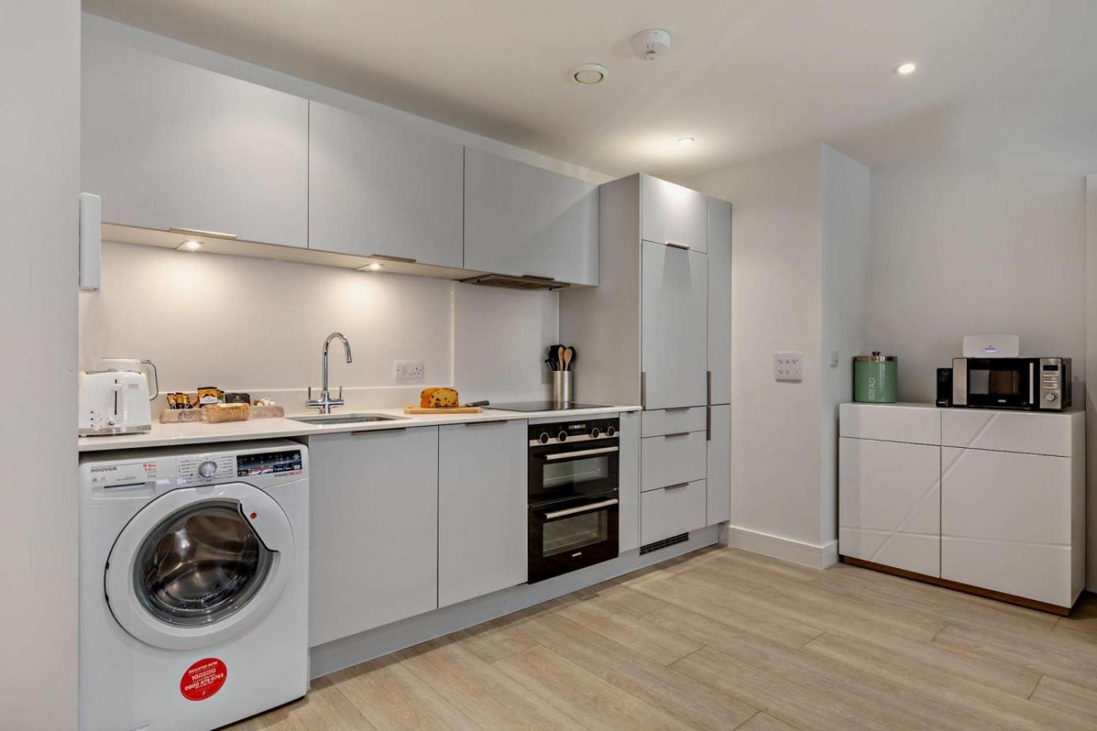 Byron - Luxury Self-Catering Coastal Apartment At The Heart Of Woolacombe With Heated Indoor Pool & Gym - 4 Minutes Walk To Beach! 6 Middlecombe Bagian luar foto